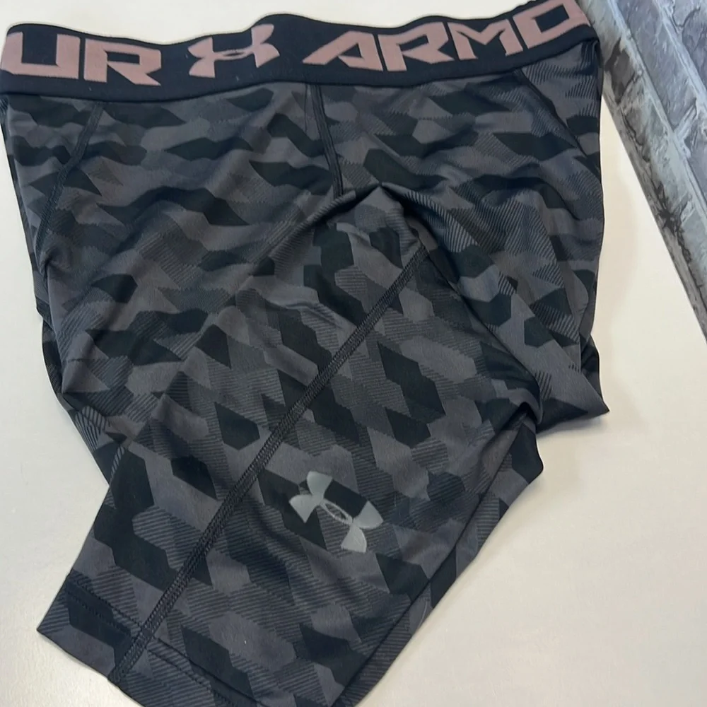 Under Armour compression leggings‎